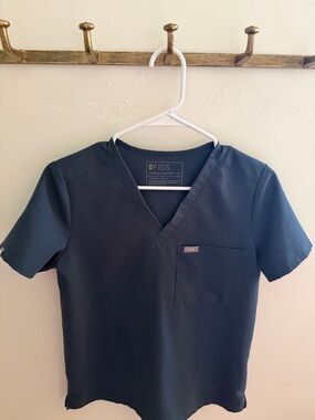 Figs Women's Dark Navy Short-Sleeve V-Neck Scrub Top